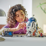 LEGO Star Wars R2-D2 Model Kit, Kids' Toy for 10+ Year Old Boys & Girls, Droid Figure with a 25th Anniversary Darth Malek Minifigure and Decoration Plaque, Memorabilia Set for Home Decor 75379